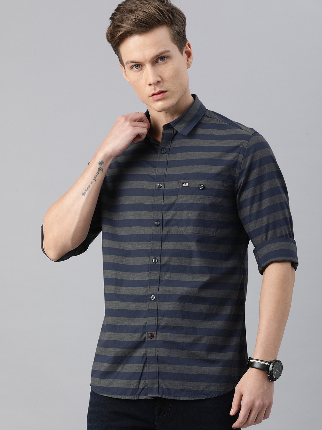 

Arrow Sport Men Grey & Navy Blue Slim Fit Horizontal Stripes Casual Shirt