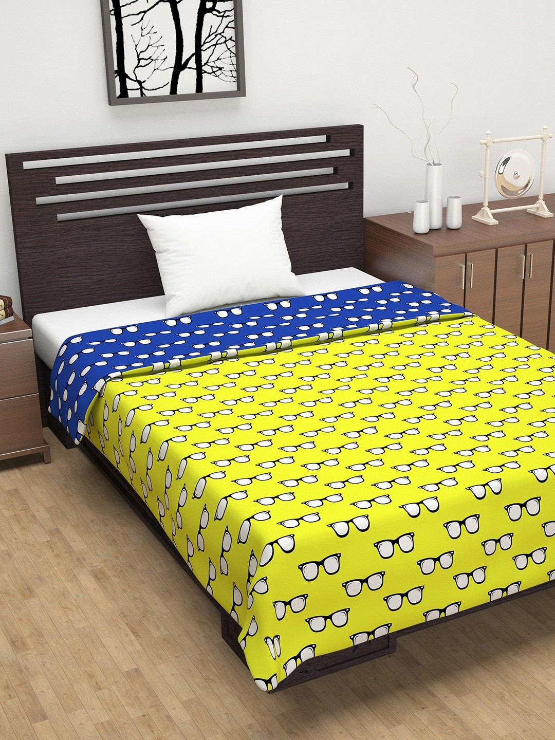 

Divine Casa Yellow & Blue Abstract AC Room 110 GSM Single Bed Dohar