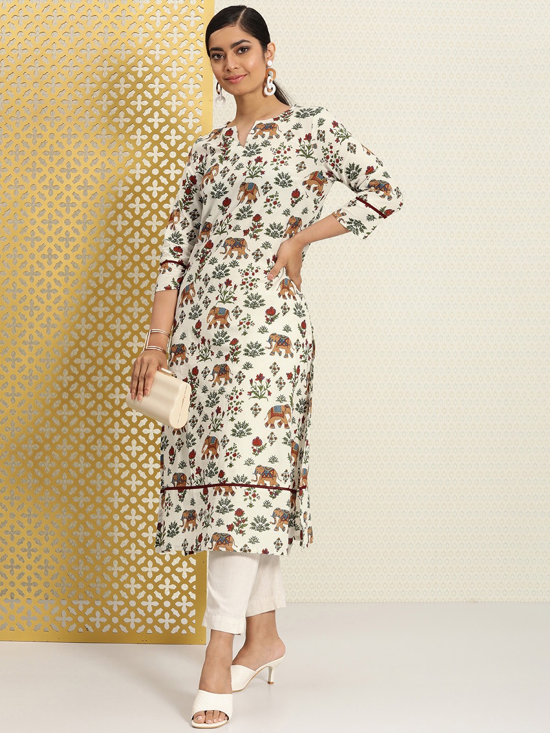 

House of Pataudi Women White & Green Floral Printed A-Line Kurta
