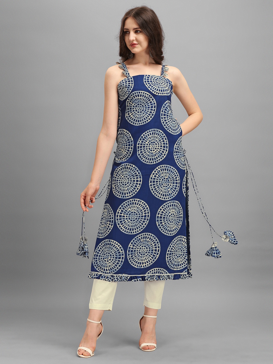 

Inddus Women Blue & White Ethnic Motifs Printed Kurta
