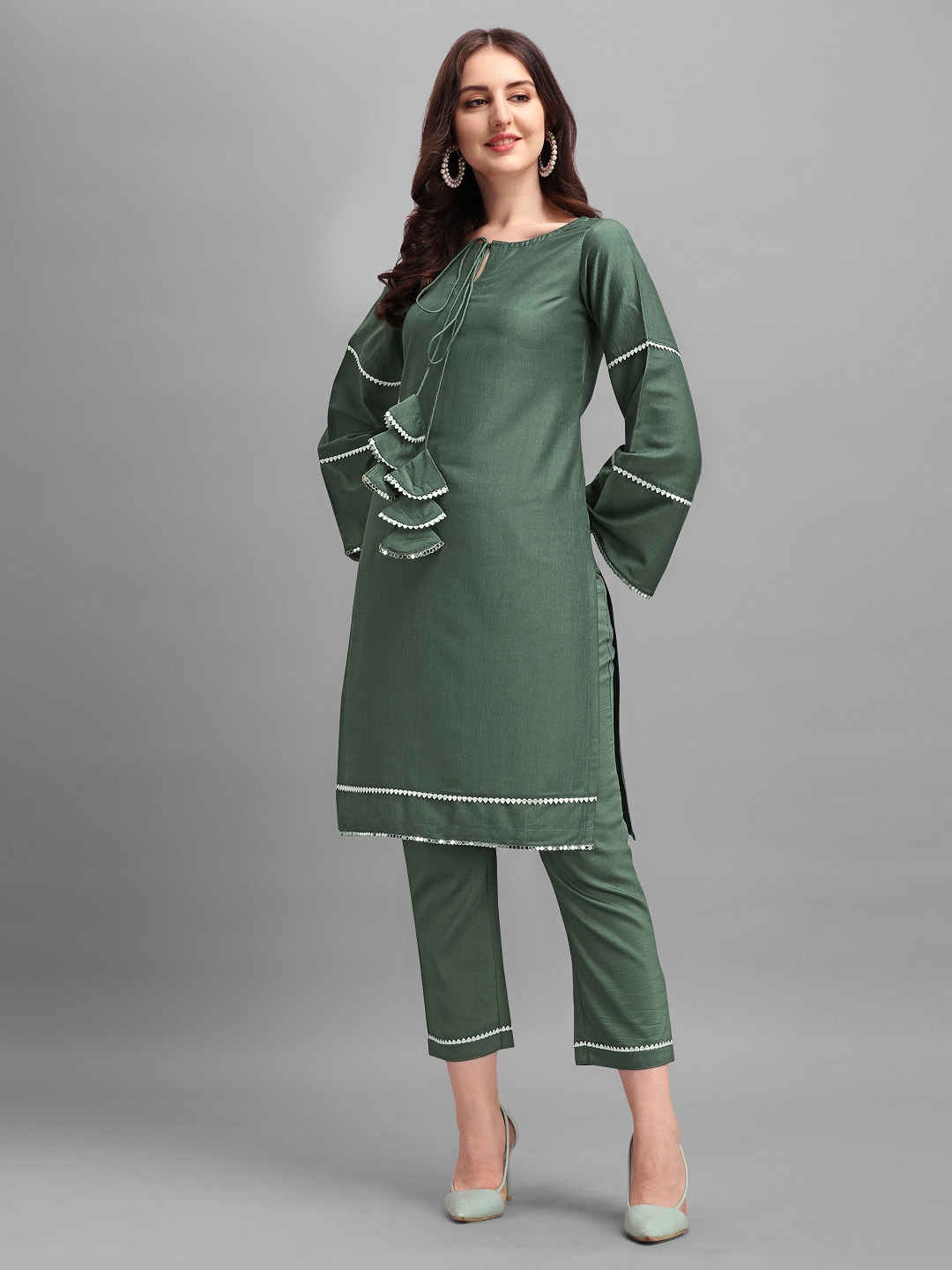 

Inddus Women Green Kurta with Trousers