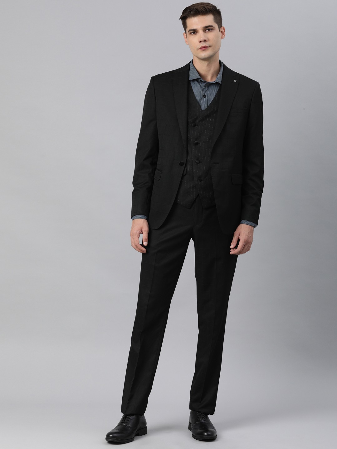 

Louis Philippe Men Black Checked Slim Fit 3 Piece Suit