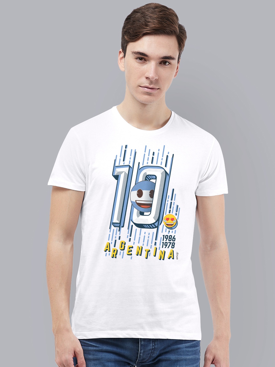 

Free Authority Men White & Blue Emoji Soccer Printed Round Neck T-shirt