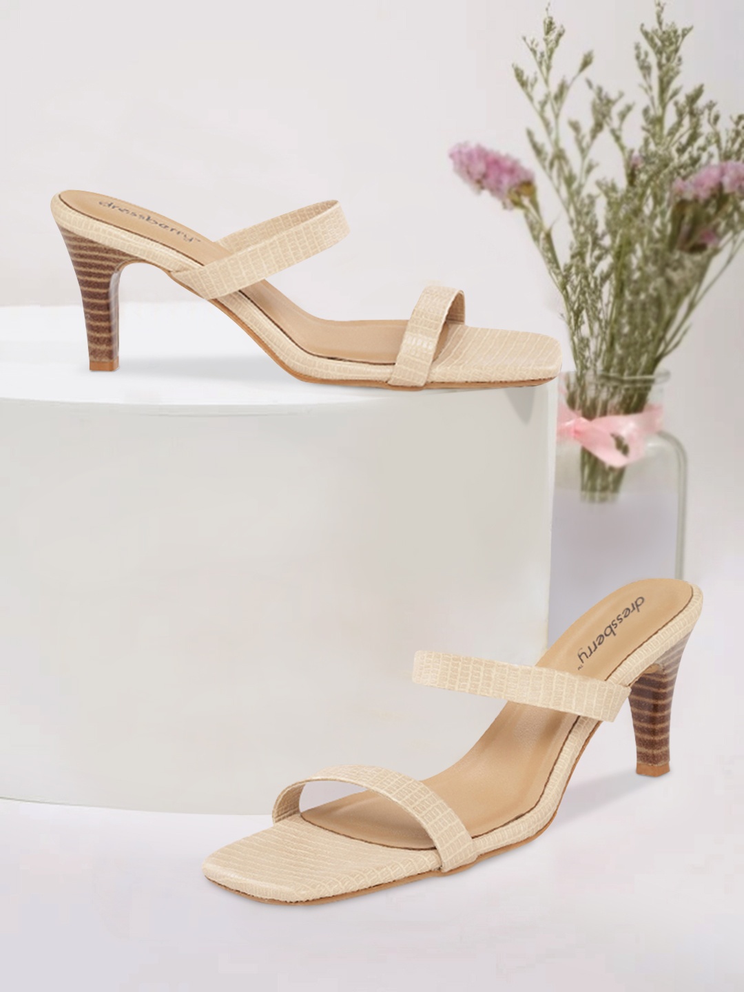 

DressBerry Women Beige Reptile Textured Slim Heels