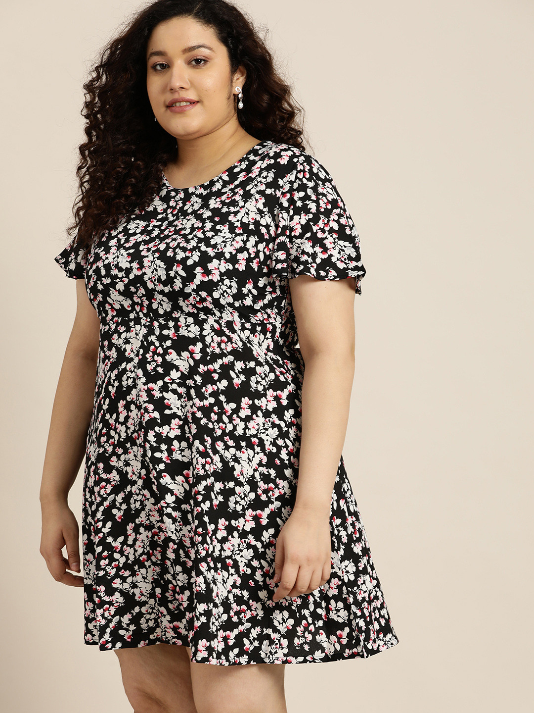 

Sztori Plus Size Black & White Floral Printed A-Line Dress