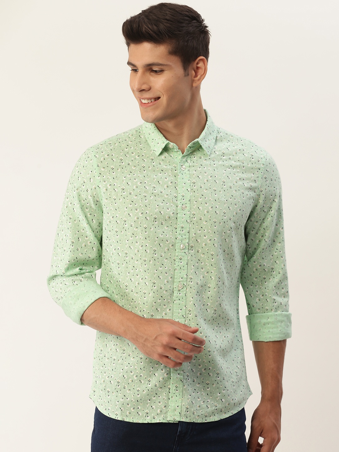 

United Colors of Benetton Men Green Slim Fit Floral Printed Casual Shirt