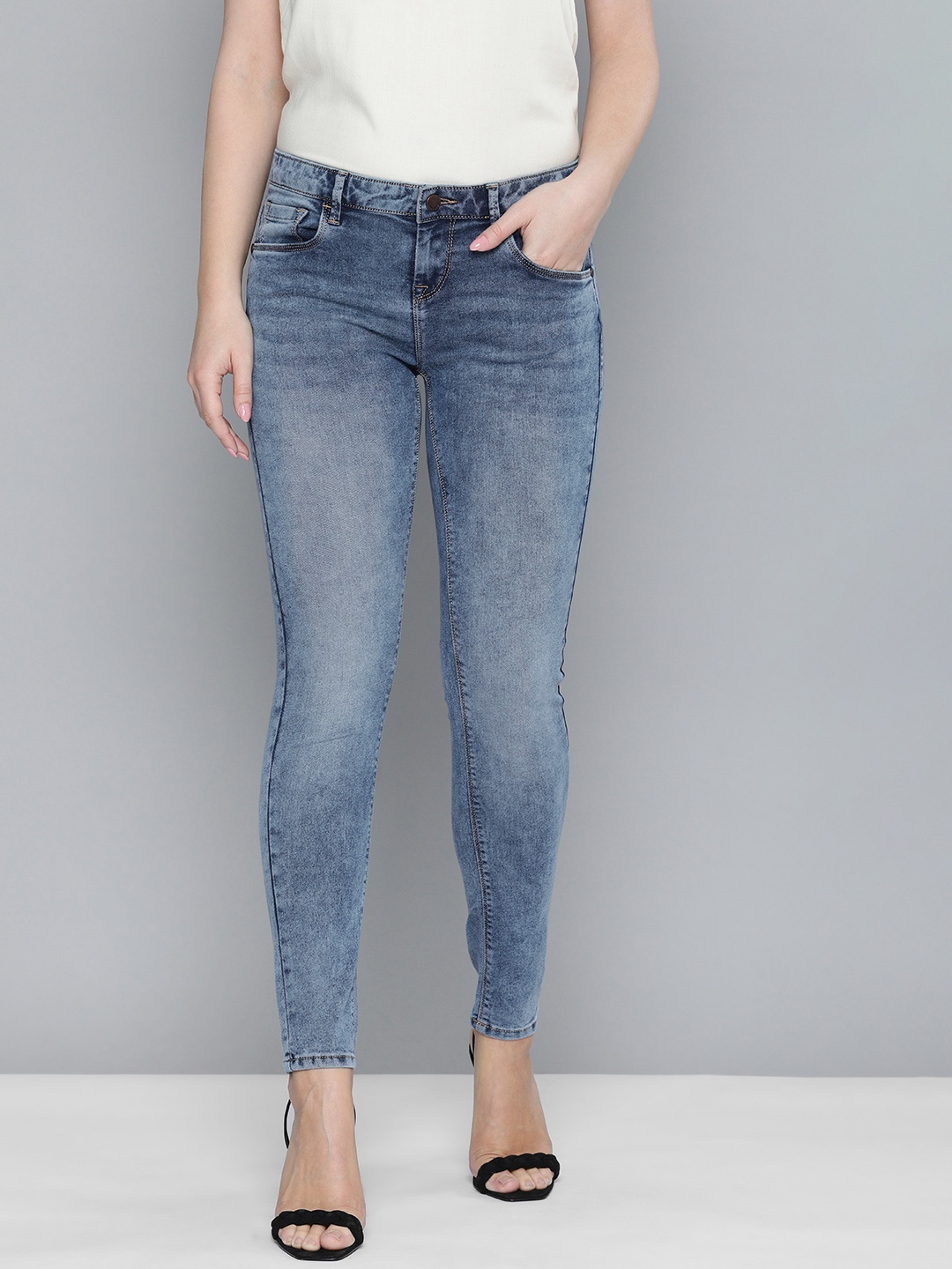 

HERE&NOW Women Blue Skinny Fit Heavy Fade Stretchable Jeans