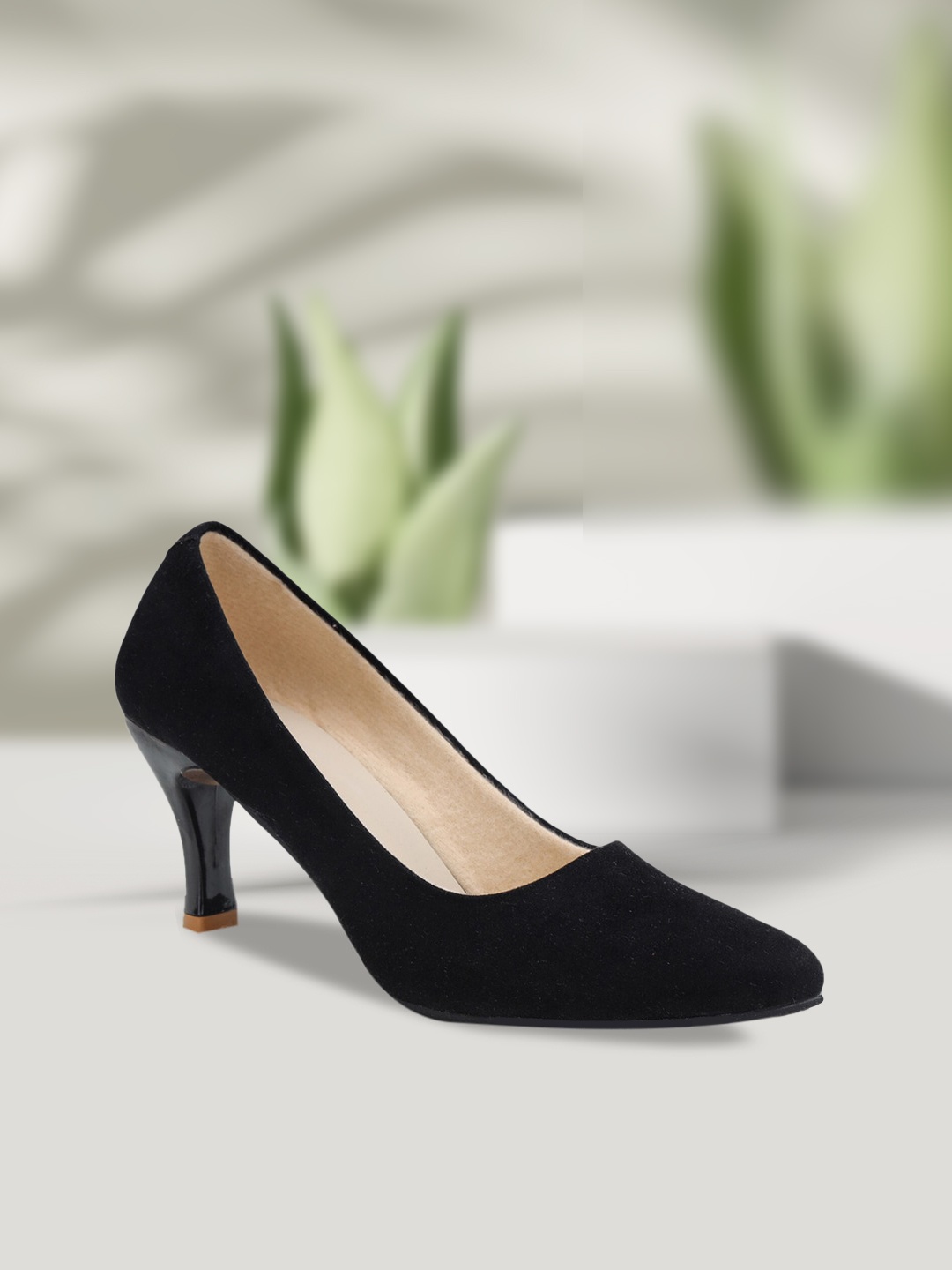 

LONDON STEPS Women Black Suede Finish Solid Pumps