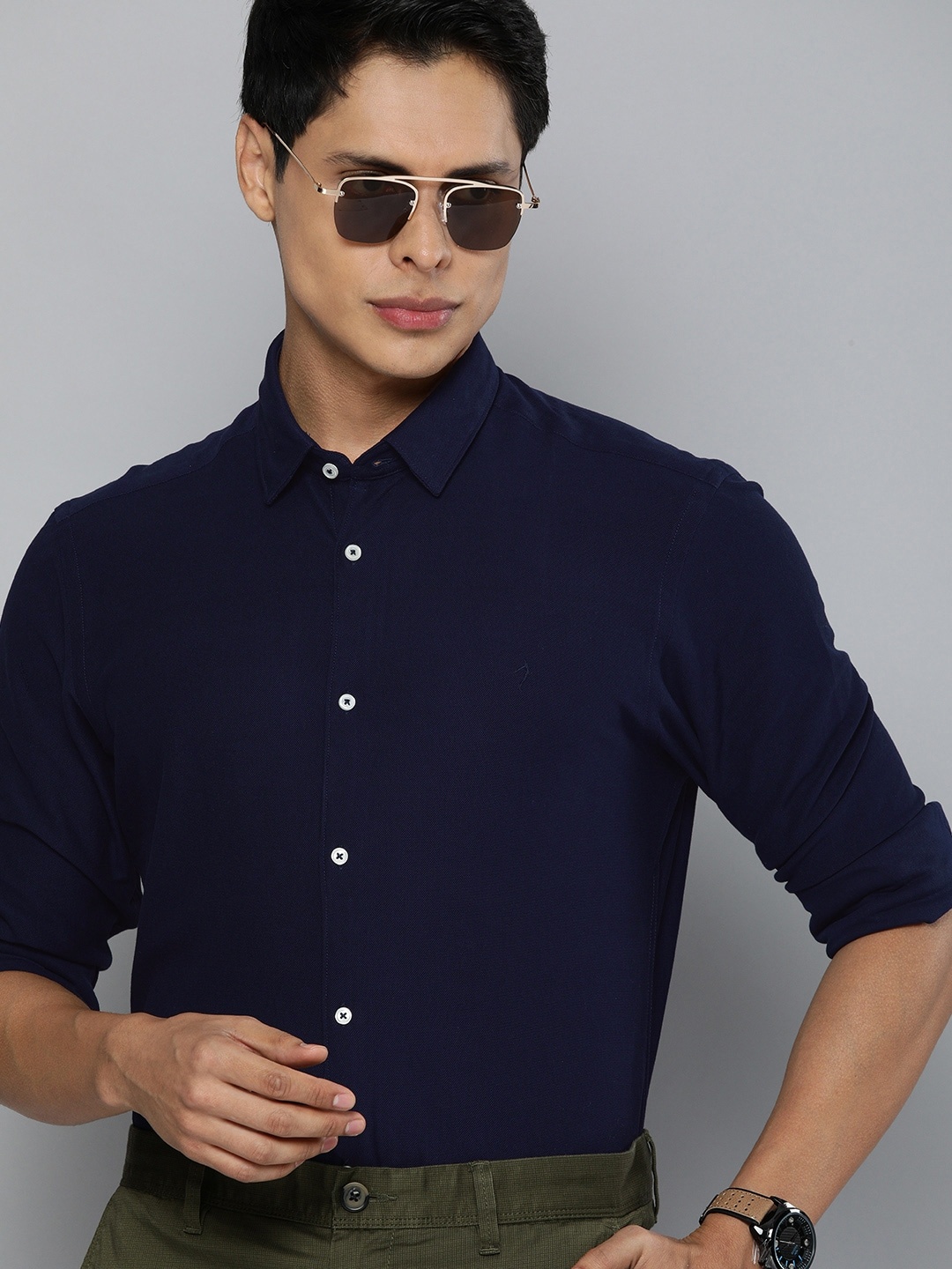 

Indian Terrain Men Navy Blue Slim Fit Nautical Smart Casual Shirt