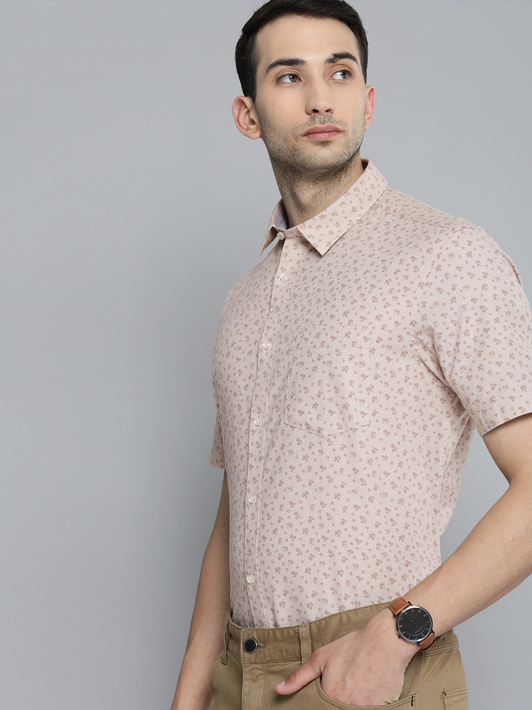 

Indian Terrain Men Beige Slim Fit Floral Printed Pure Cotton Casual Shirt