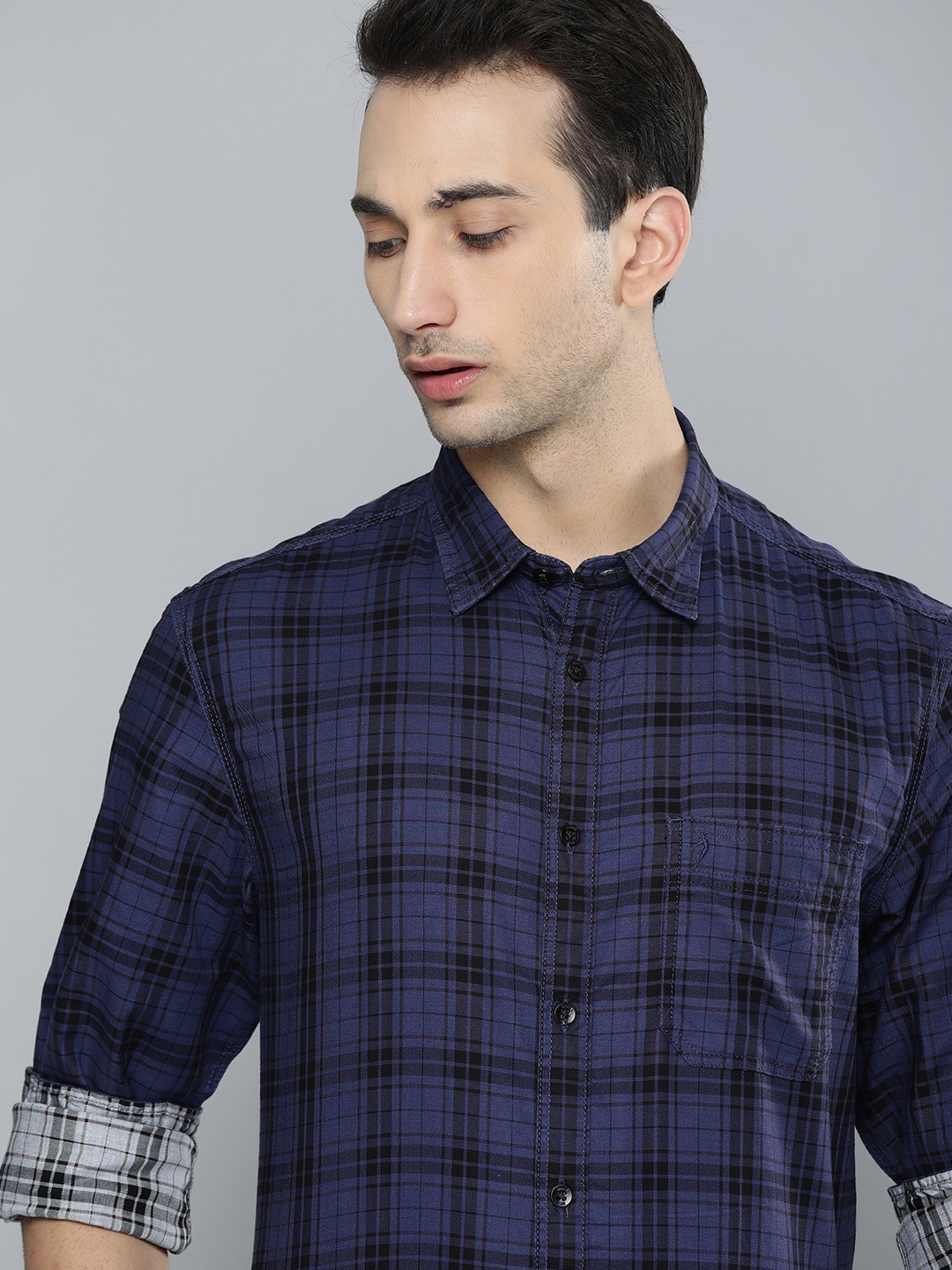 

Indian Terrain Men Blue & Black Slim Fit Checked Formal Shirt