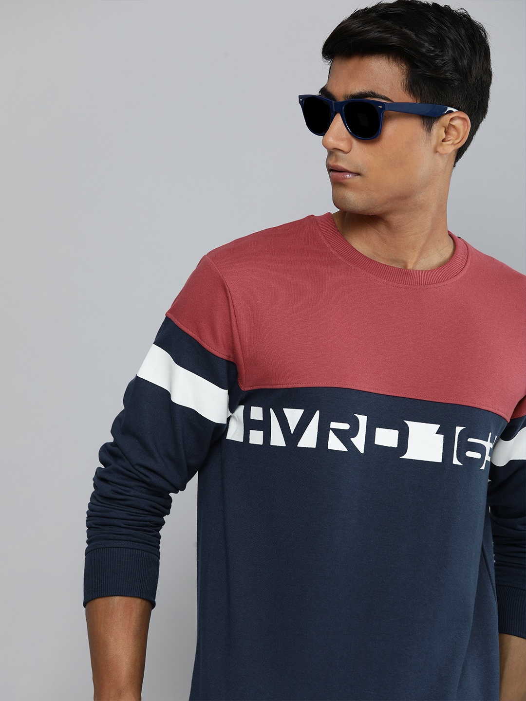 

Harvard Men Navy Blue & Maroon Colourblocked Sweatshirt with Logo Detail