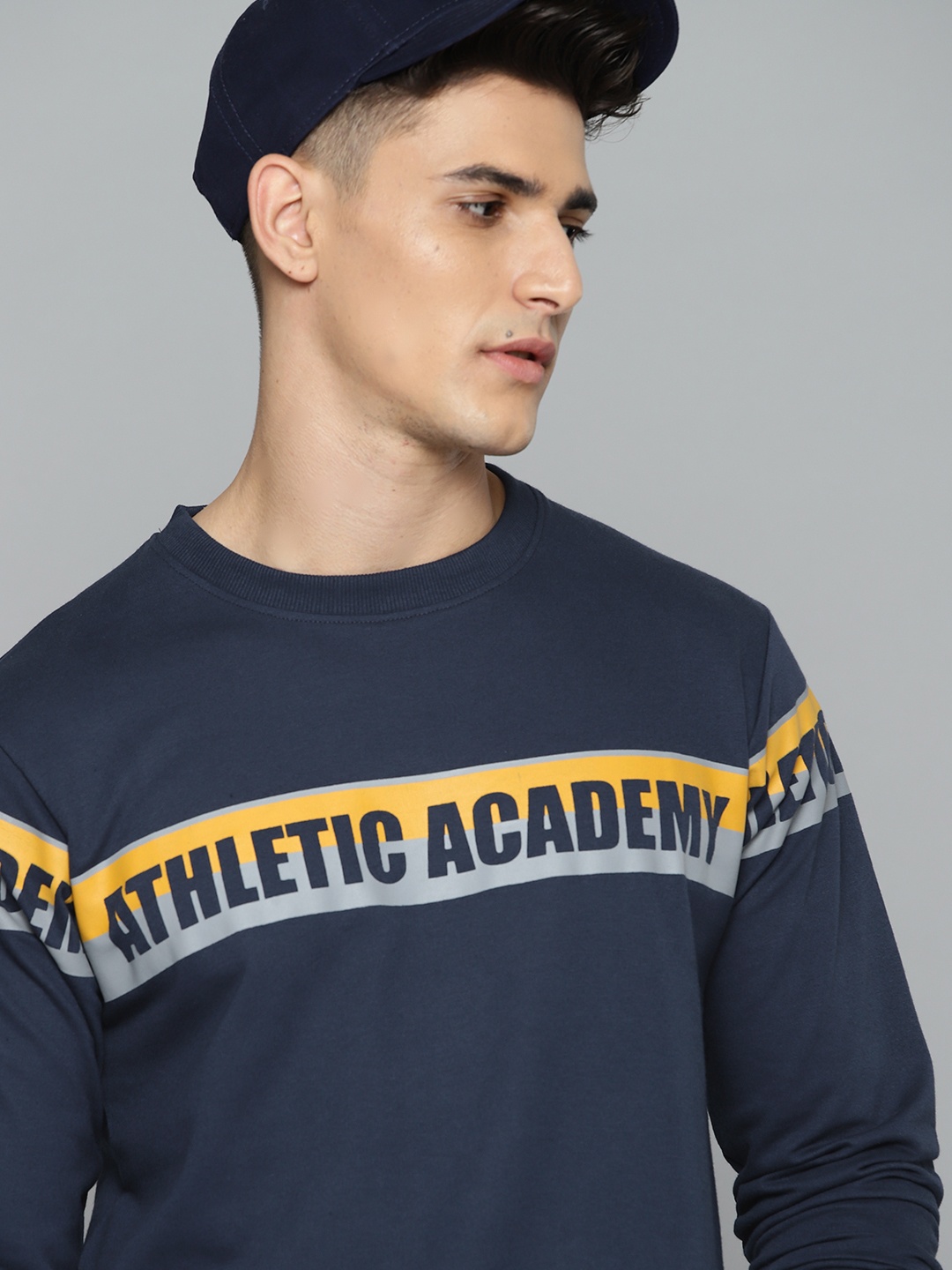 

Harvard Men Navy Blue Printed Detail Sweatshirt