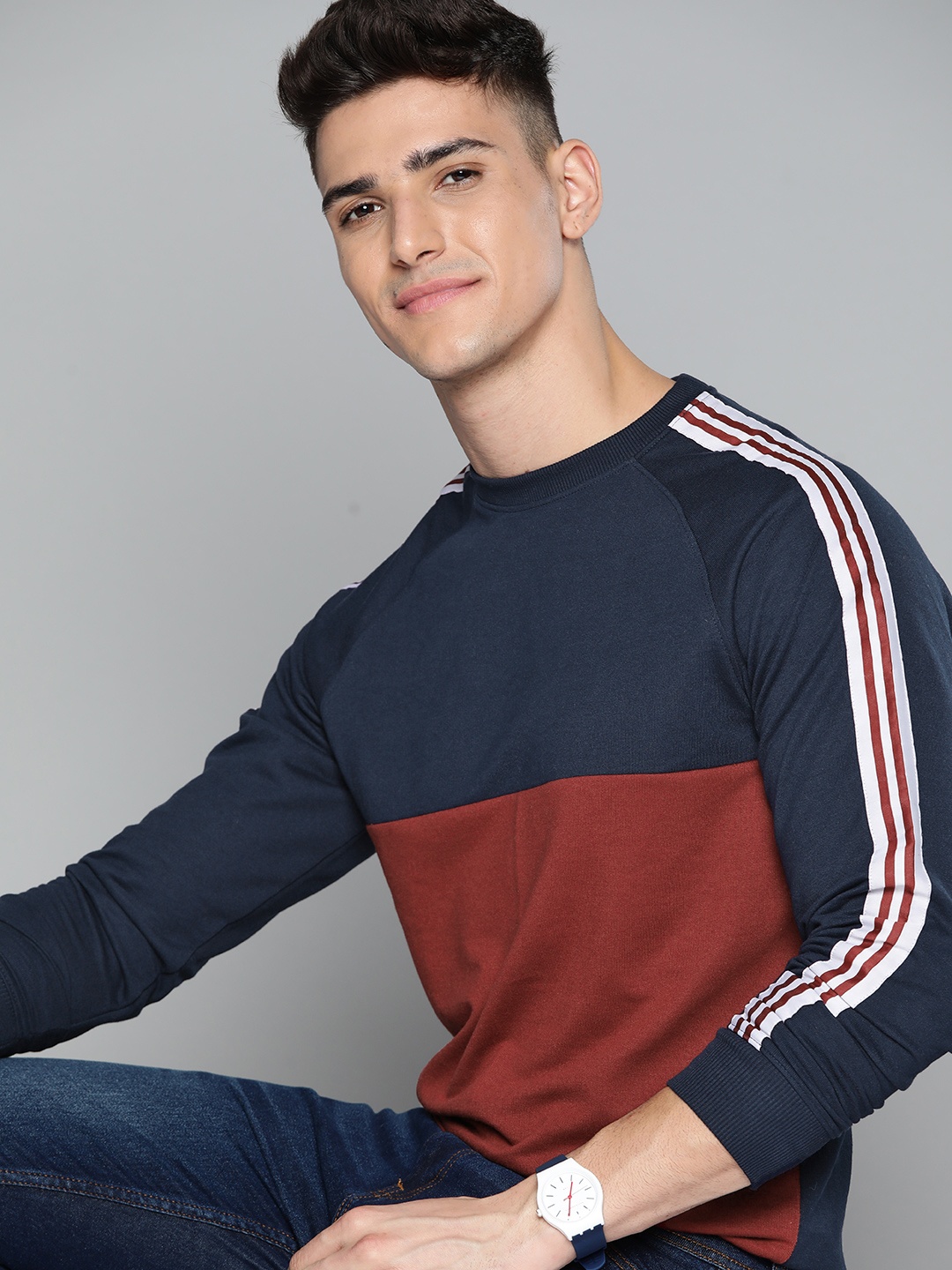 

Harvard Men Navy Blue & Maroon Colourblocked Sweatshirt