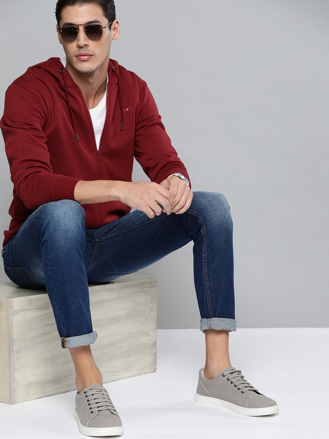 

Harvard Men Maroon Solid Hooded Sweatshirt