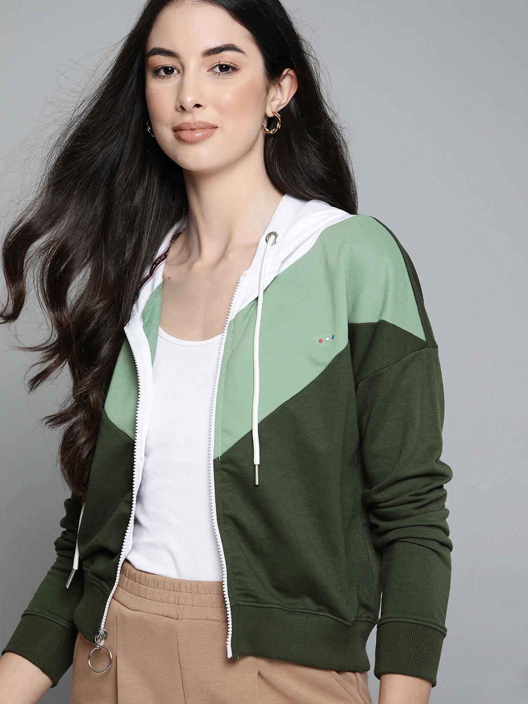 

Harvard Women Green & White Colourblocked Hooded Sweatshirt