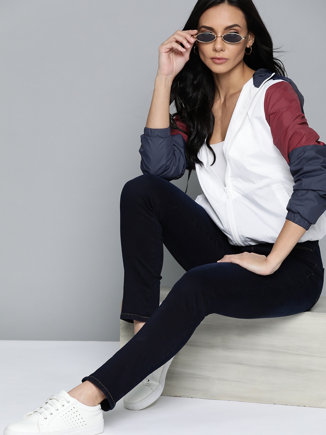 

Harvard Women White Solid Tailored Hooded Jacket