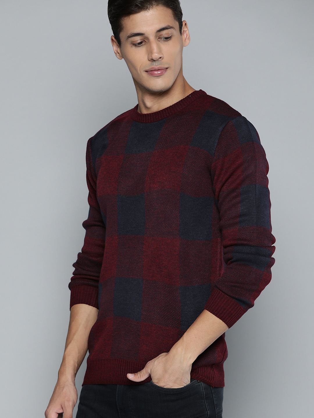 

Harvard Men Maroon & Navy Blue Checked Pullover