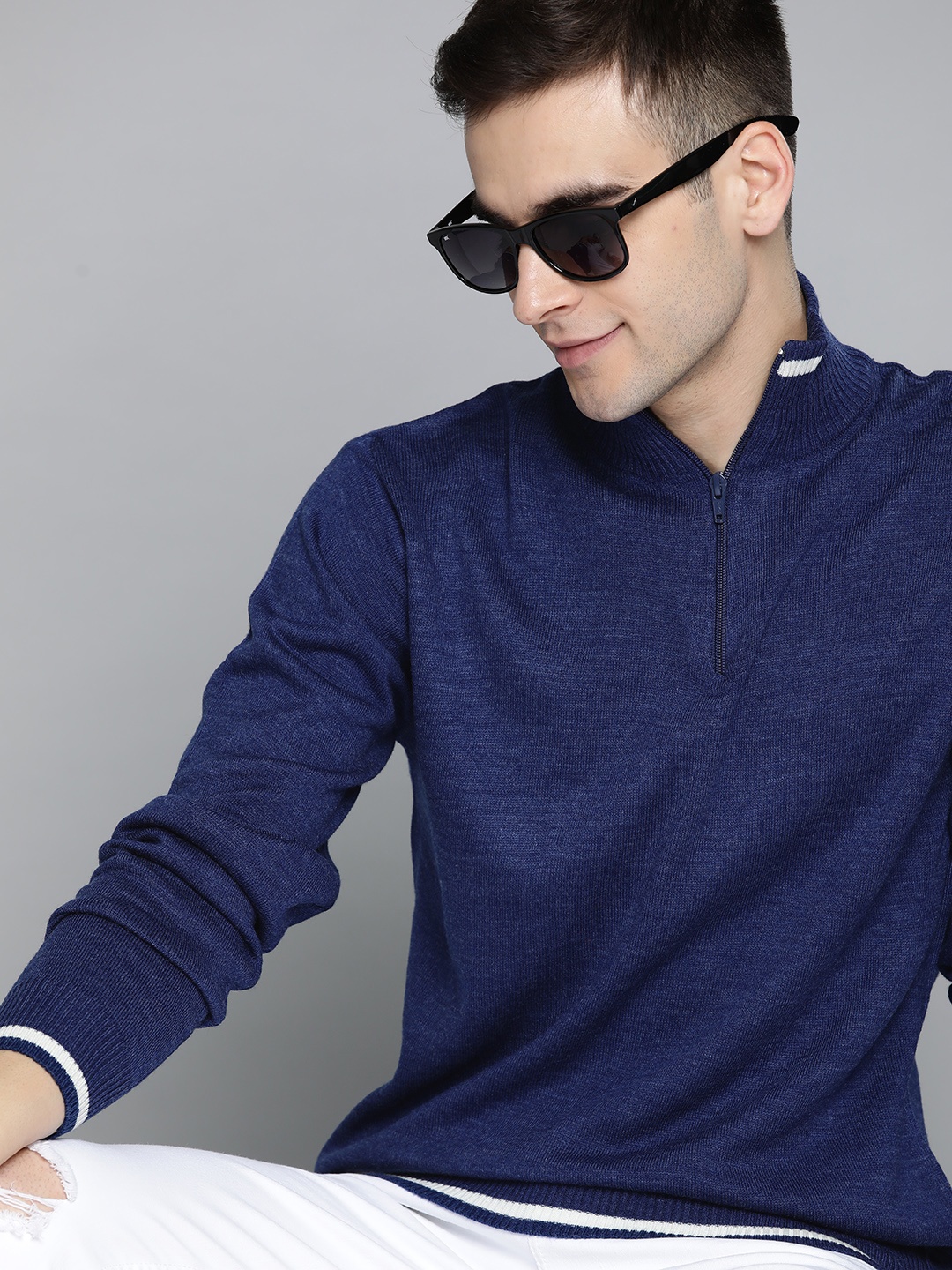 

Harvard Men Navy Blue Solid Pullover Sweater