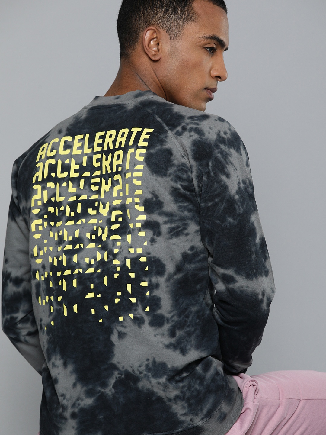 

HRX By Hrithik Roshan Men Grey & Black Lifestyle Bio-Wash Typography Sweatshirt