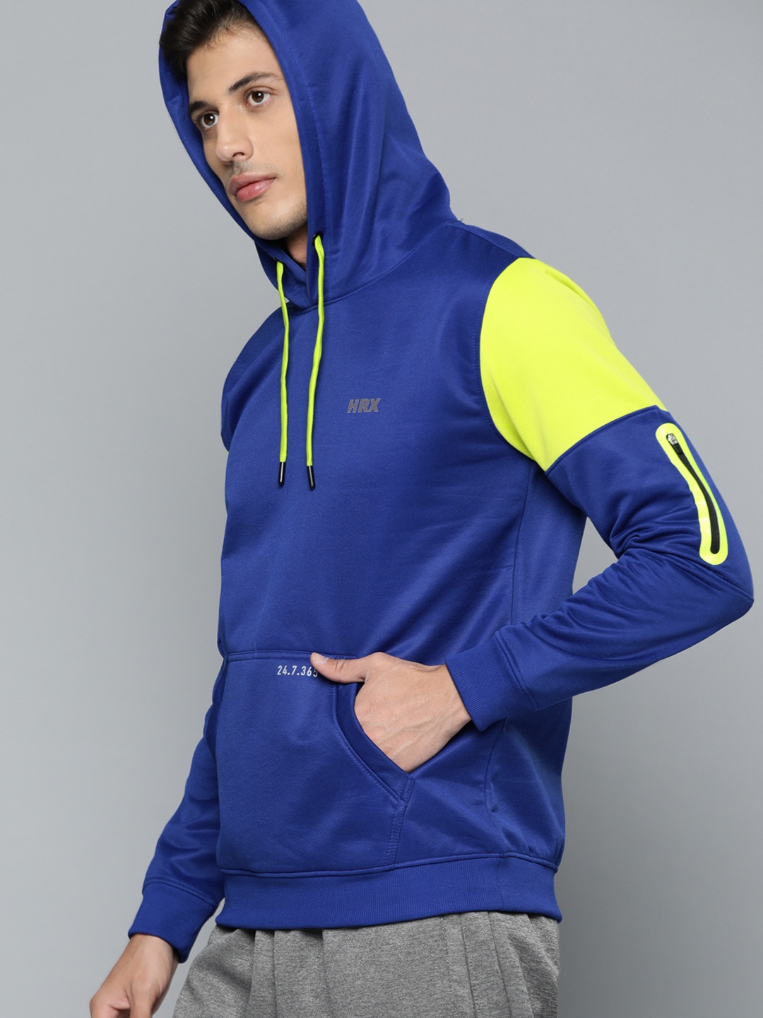 

HRX by Hrithik Roshan Running Men Sodalite Blue Rapid-Dry Colourblock Sweatshirts