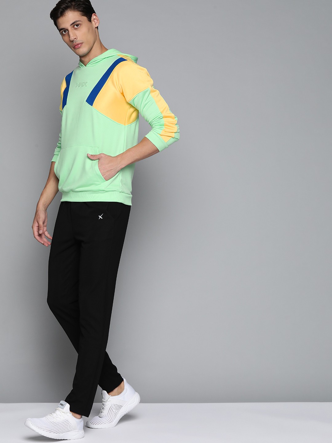 

HRX By Hrithik Roshan Lifestyle Men Neo Mint Rapid-Dry Solid Sweatshirt, Green