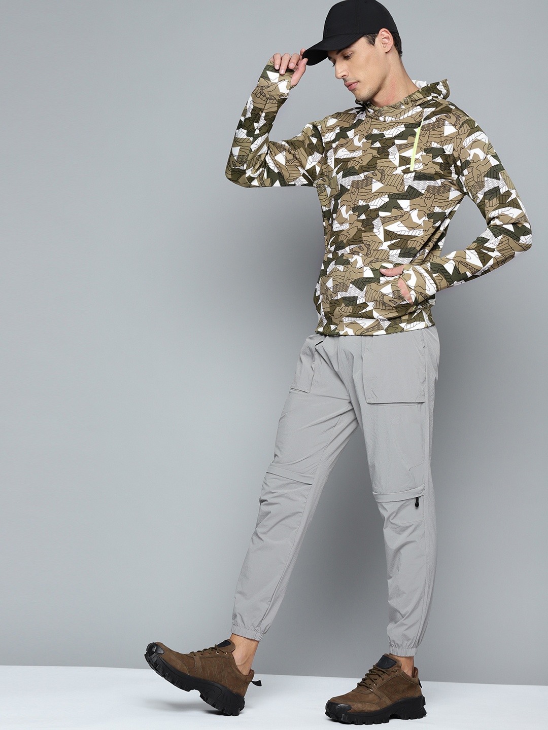 

HRX By Hrithik Roshan Outdoor Men Wild Lime Rapid-Dry Solid Sweatshirt, Olive