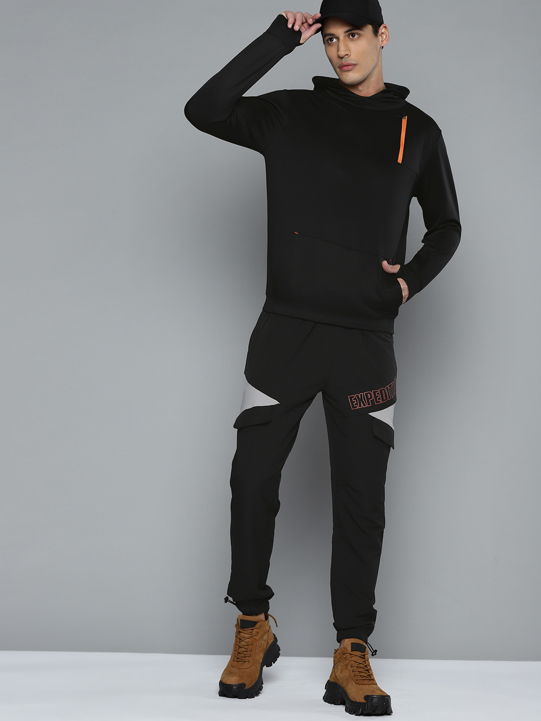 

HRX By Hrithik Roshan Outdoor Men Jet Black Rapid-Dry Solid Sweatshirt