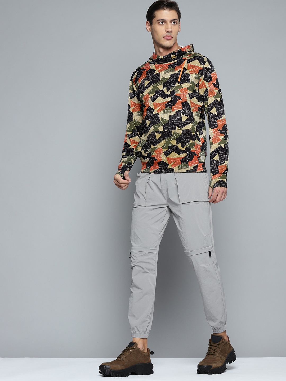 

HRX By Hrithik Roshan Outdoor Men Oriole Rapid-Dry Solid Sweatshirt, Black