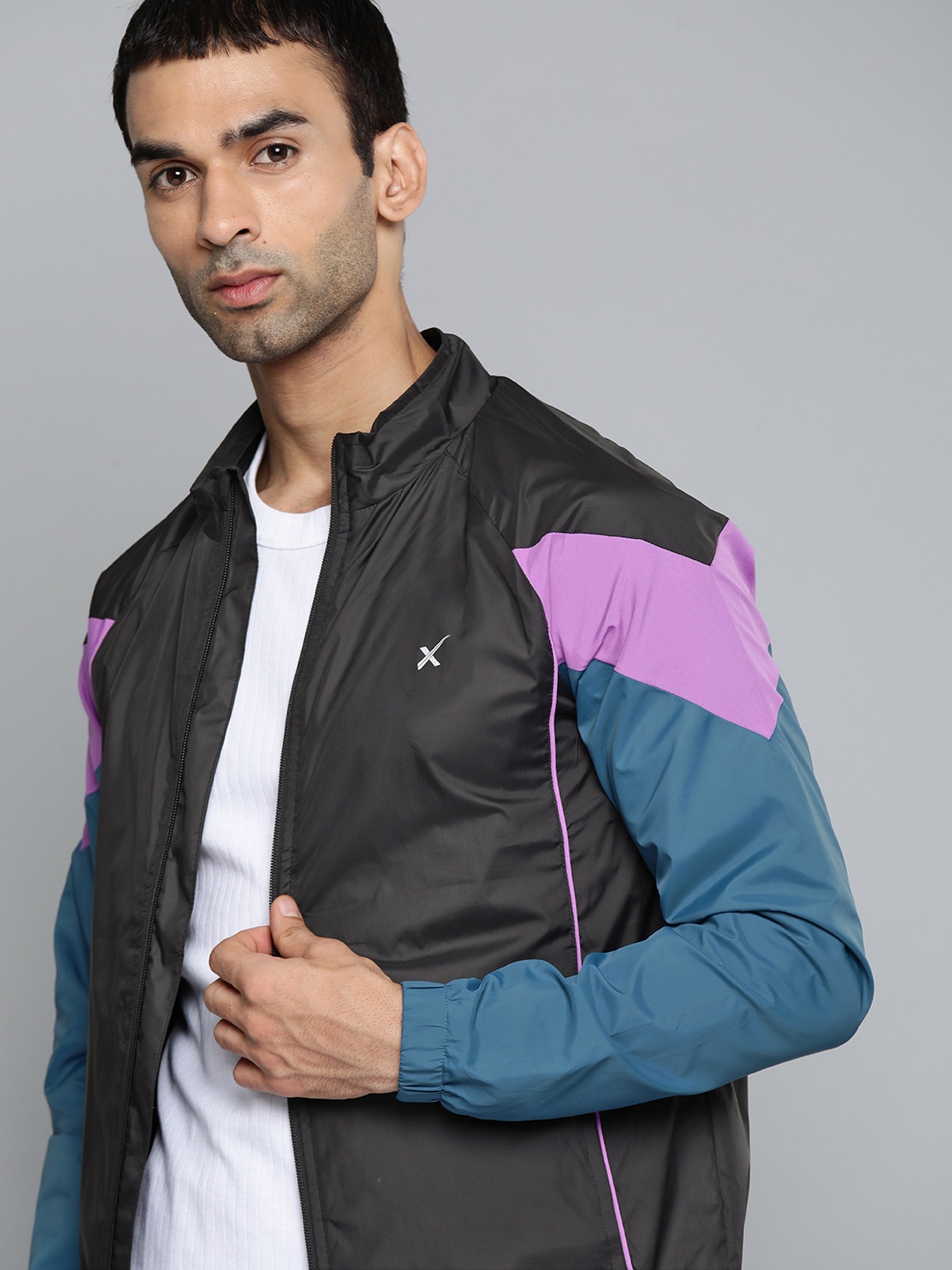

HRX By Hrithik Roshan Lifestyle Men Jet Black Rapid-Dry Colourblock Jacket