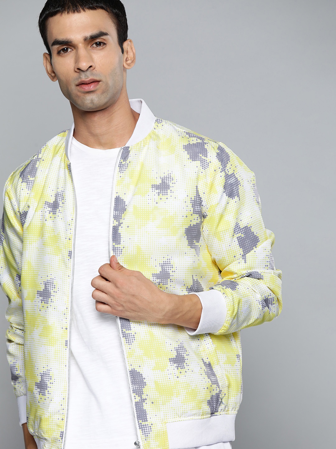 

HRX By Hrithik Roshan Lifestyle Men Optic white Rapid-Dry AOP Jacket, Yellow