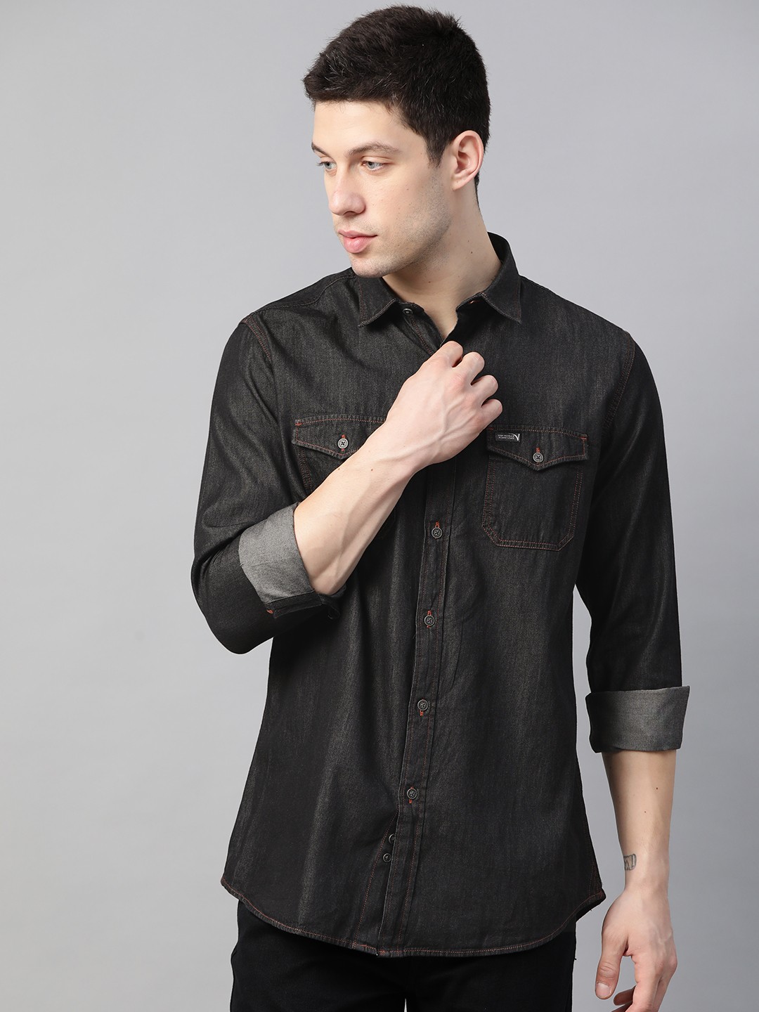 

VAN HEUSEN DENIM LABS Men Black Solid Pure Cotton Slim Fit Casual Shirt