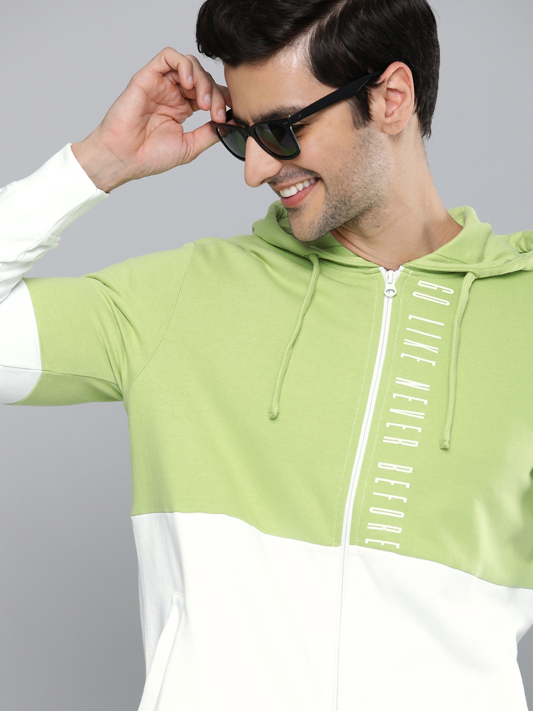 

HERE&NOW Men Green & White Colourblocked Hooded Front-Open Pure Cotton Sweatshirt