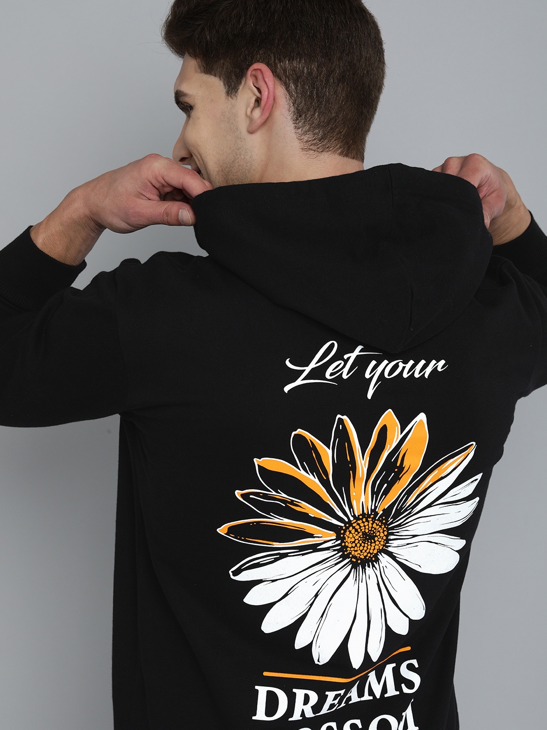 

HERE&NOW Men Black Floral Printed Hooded Sweatshirt