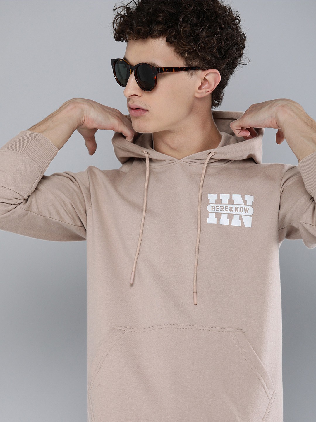 

HERE&NOW Men Beige Printed Detailed Hooded Sweatshirt