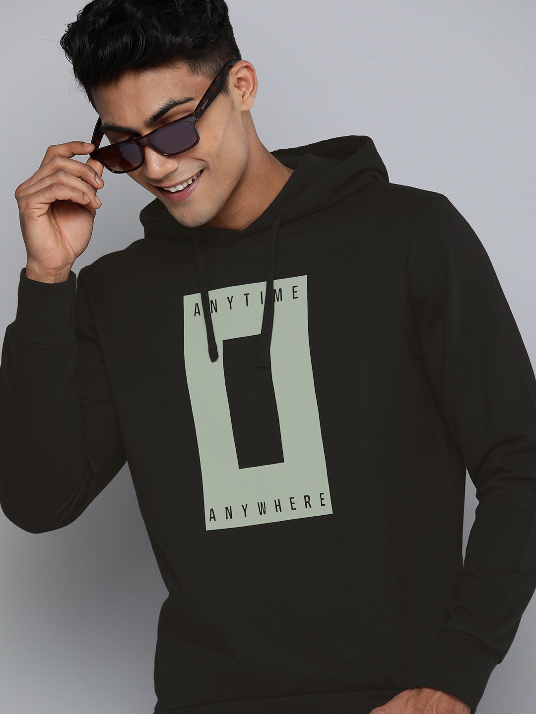 

HERE&NOW Men Black & Grey Printed Hooded Sweatshirt