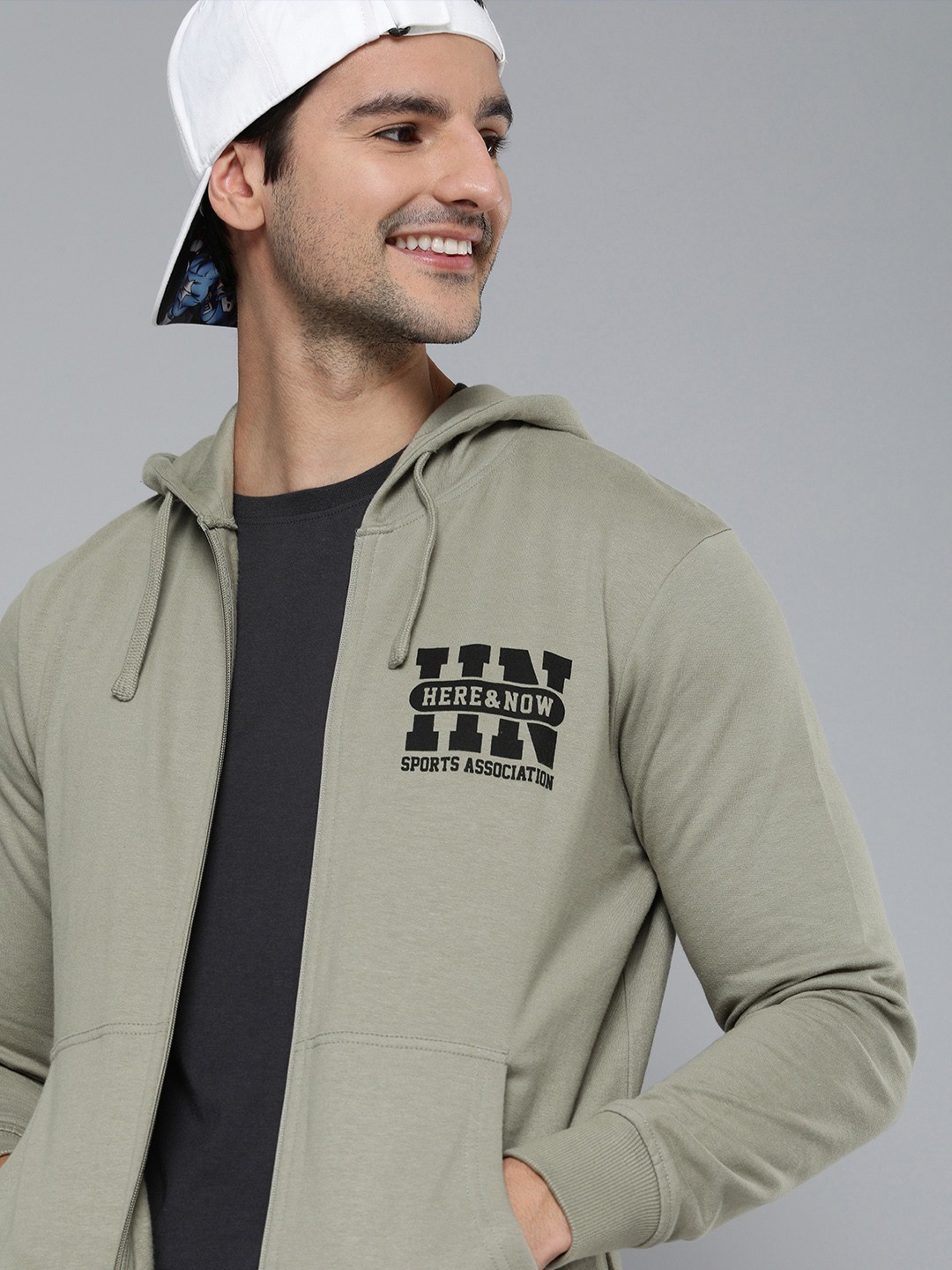 

HERE&NOW Men Grey & Black Printed Hooded Sweatshirt