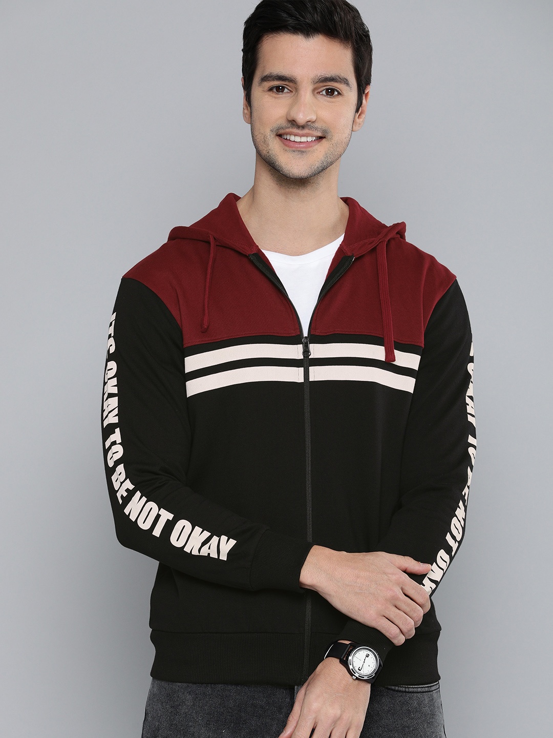 

HERE&NOW Men Maroon & Black Colourblocked Hooded Sweatshirt with Printed Sleeves