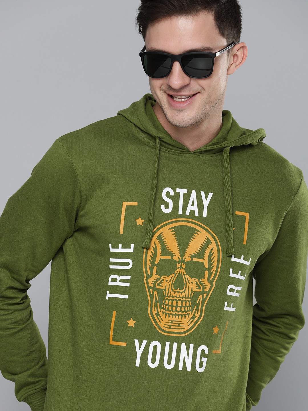 

HERE&NOW Men Green & Yellow Printed Hooded Sweatshirt