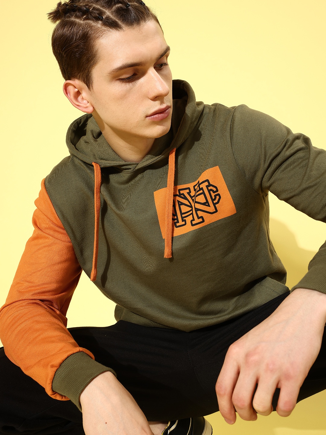 

HERE&NOW Men Attractive Olive Solid Graphic Sweatshirt