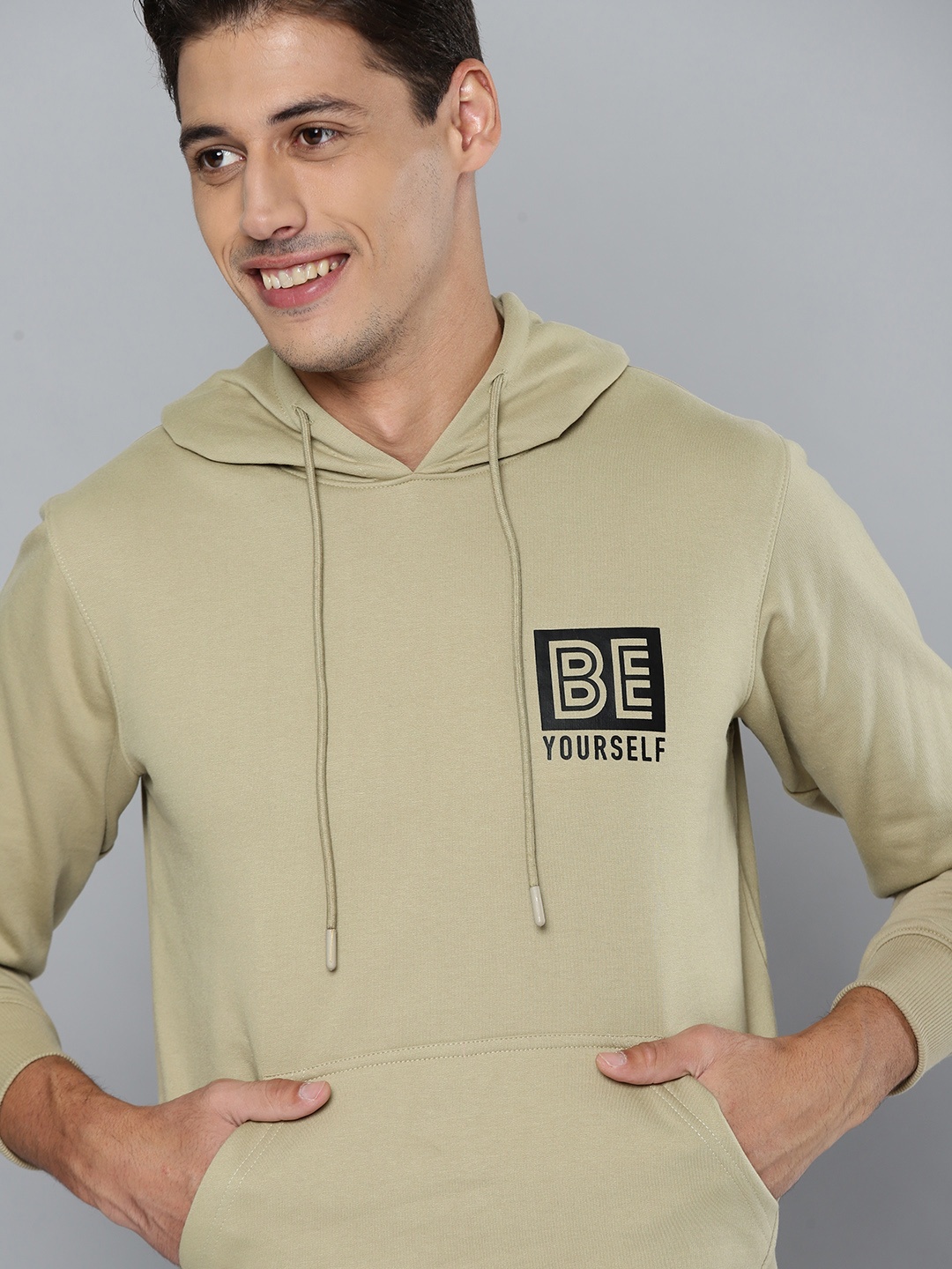 

HERE&NOW Men Khaki & Black Printed Detail Hooded Sweatshirt