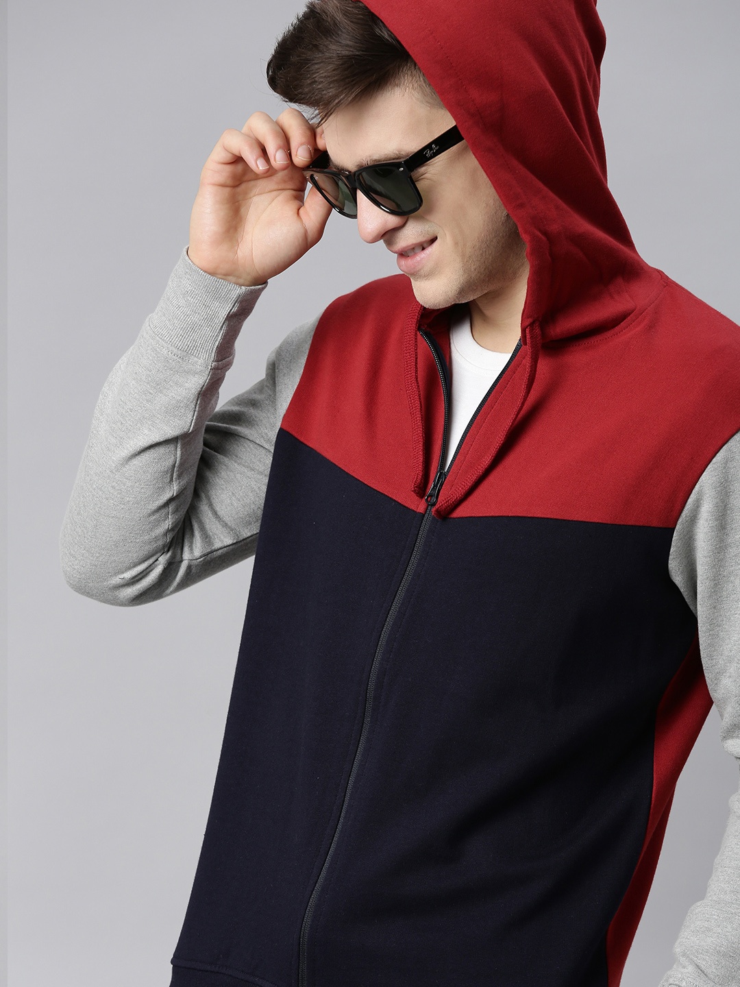 

HERE&NOW Men Red & Navy Blue Colourblocked Hooded Sweatshirt