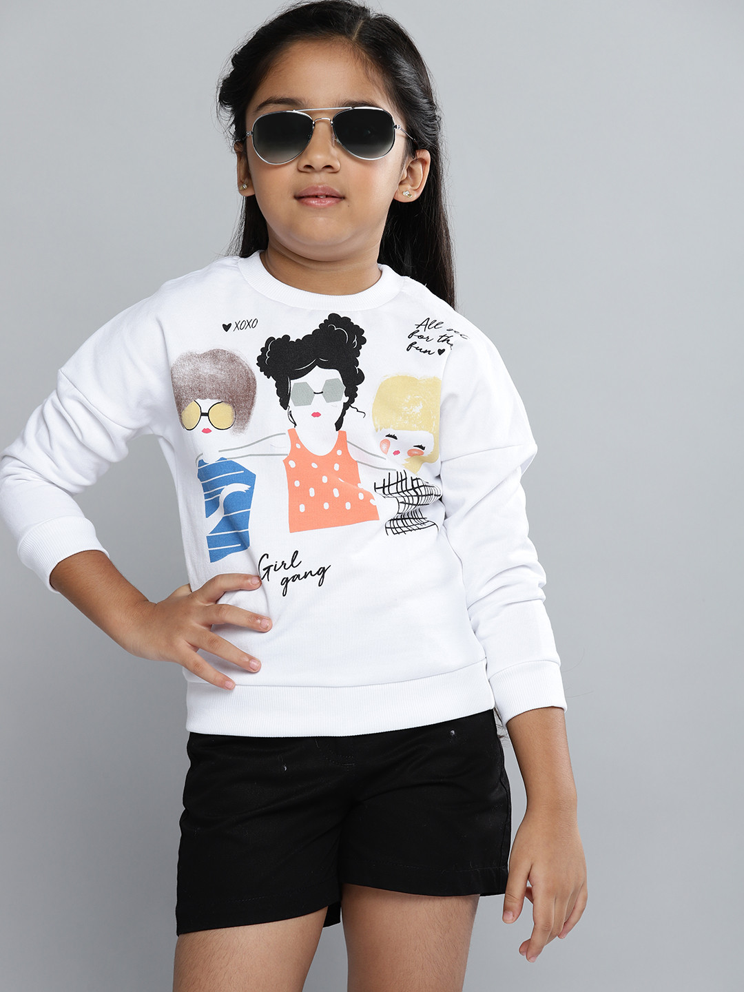 

YK Girls White & Black Graphic & Typography Print Sweatshirt