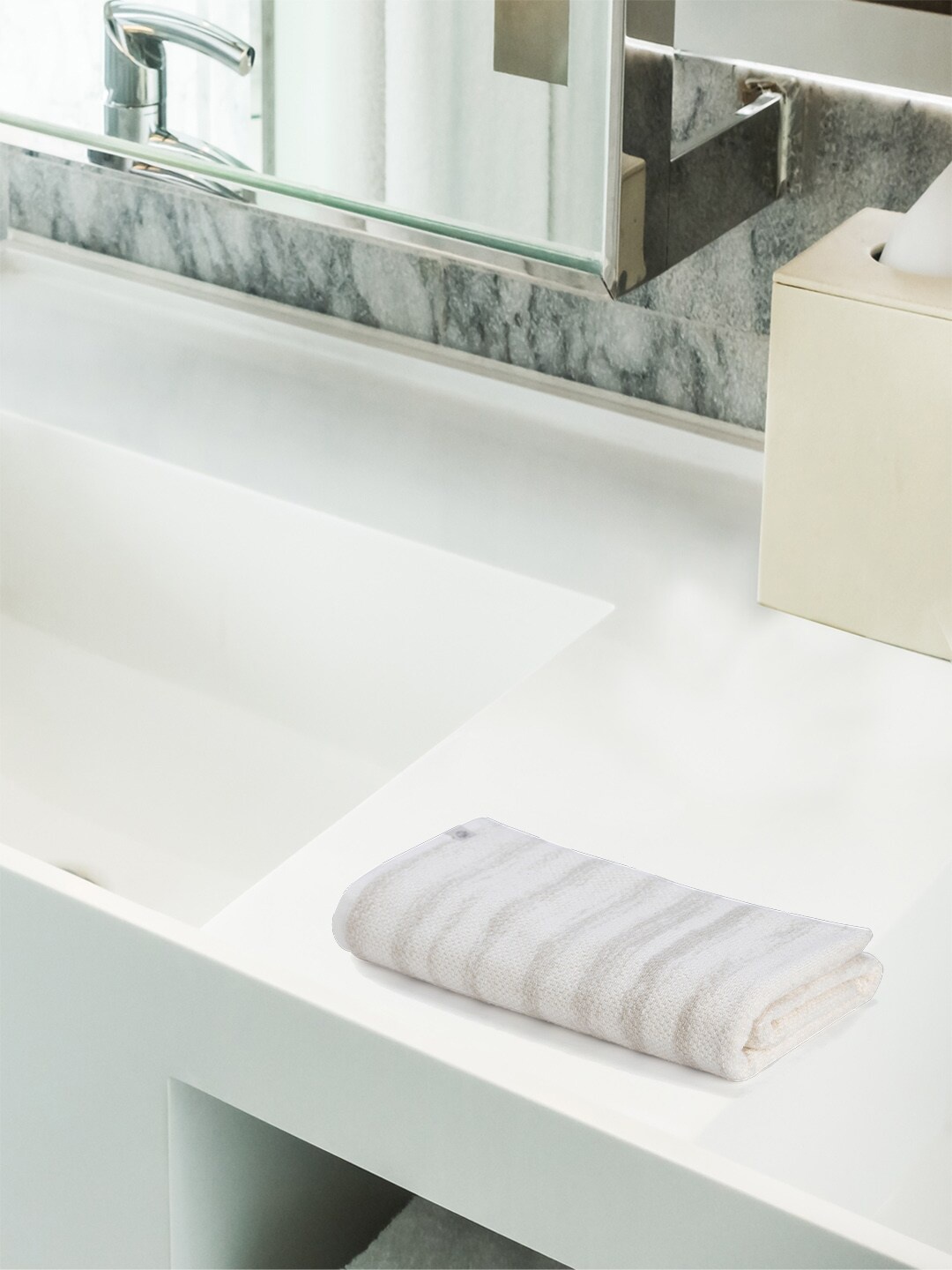 

Himeya White & Grey Striped 500GSM Cotton Sustainable Bath Towels