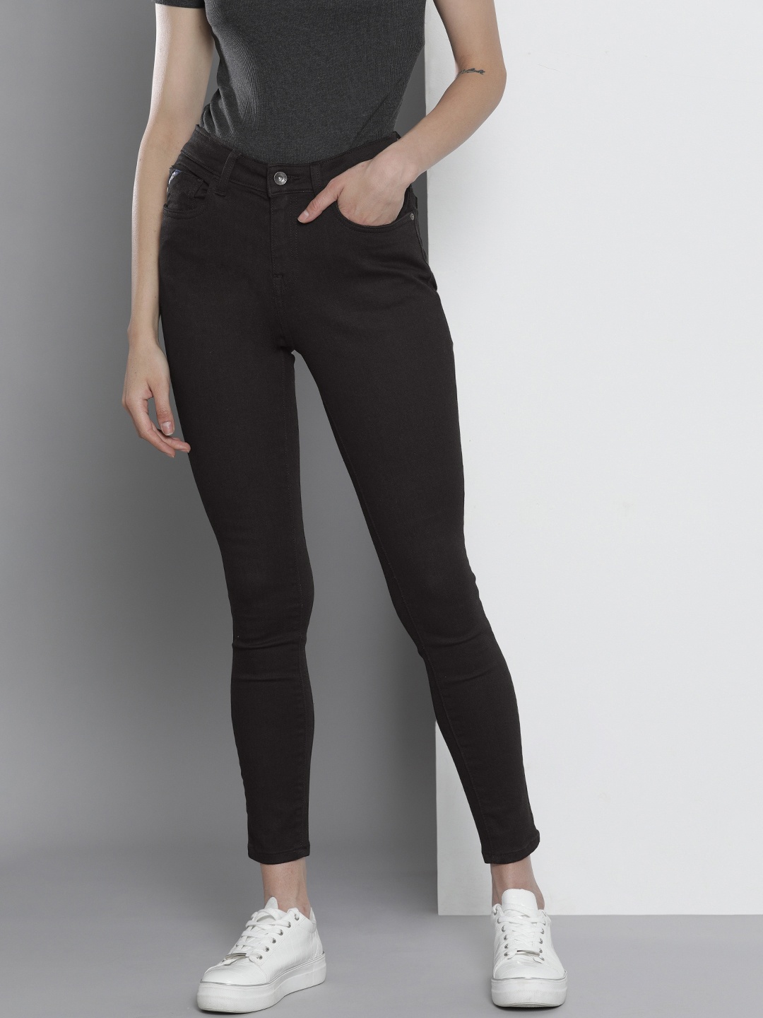 

Nautica Women Black Skinny Fit Stretchable Jeans