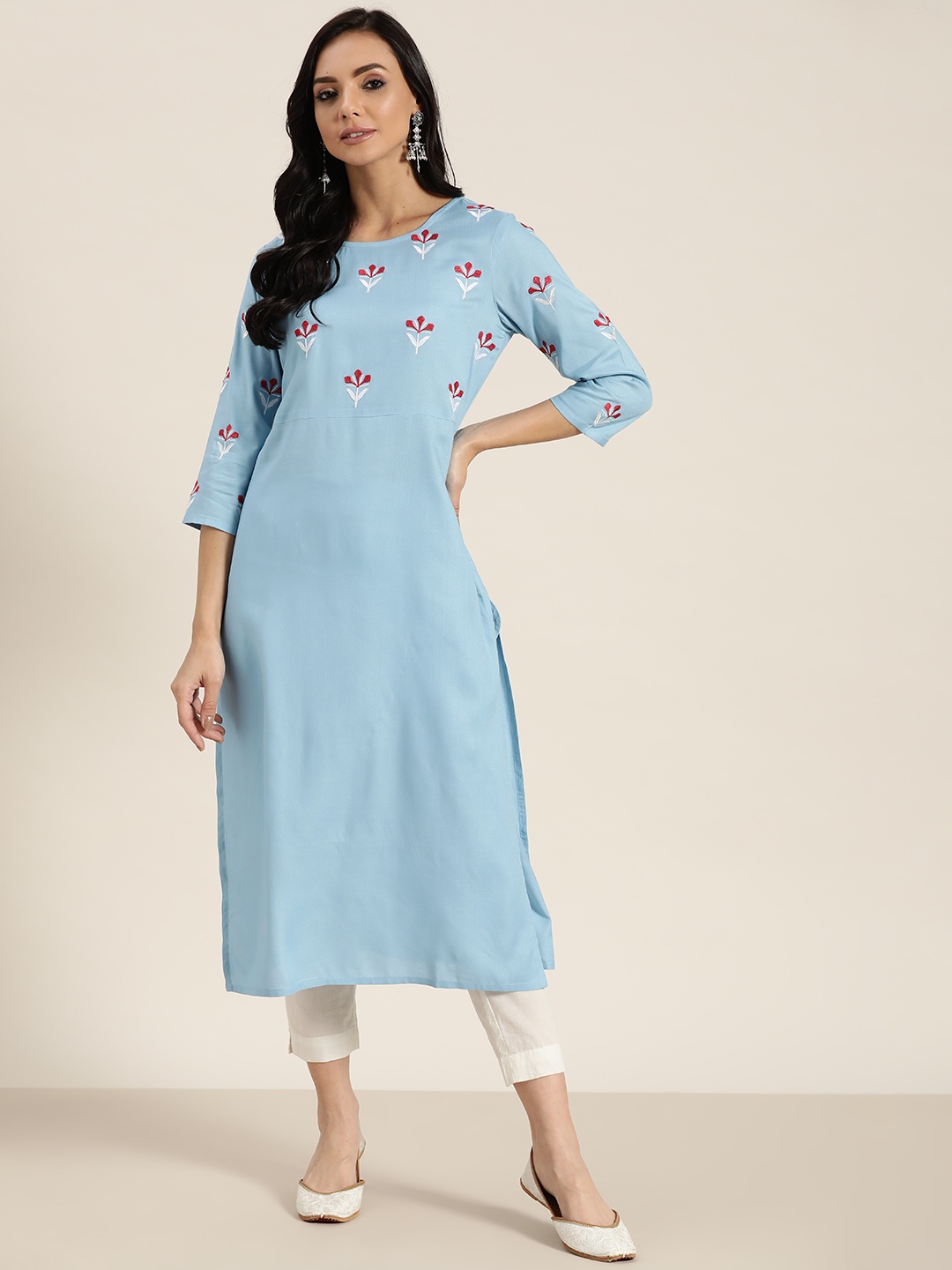 

Sangria Women Blue & Maroon Floral Embroidered Kurta