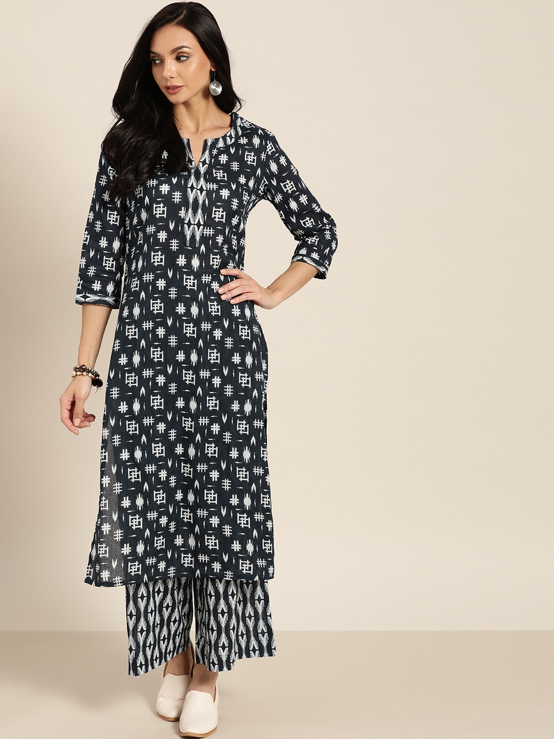 

Sangria Women Navy Blue & White Printed Regular Pure Cotton Kurta with Palazzos