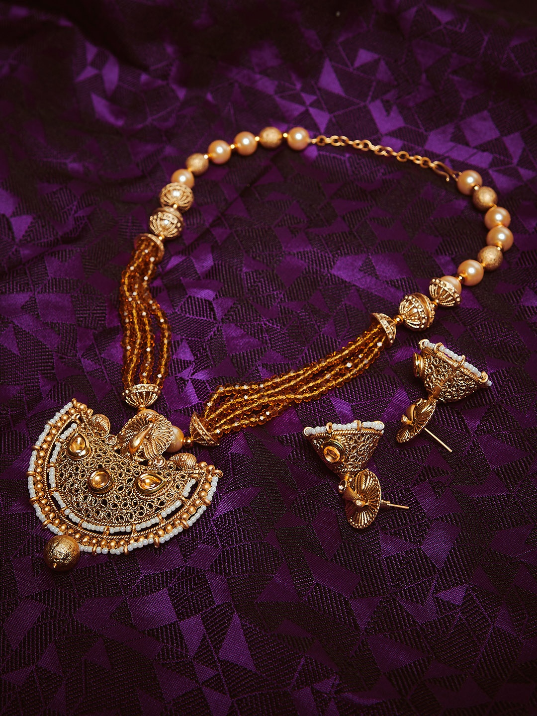

PANASH Yellow & White Gold-Plated Kundan Studded Beaded Handcrafted Jewellery Set
