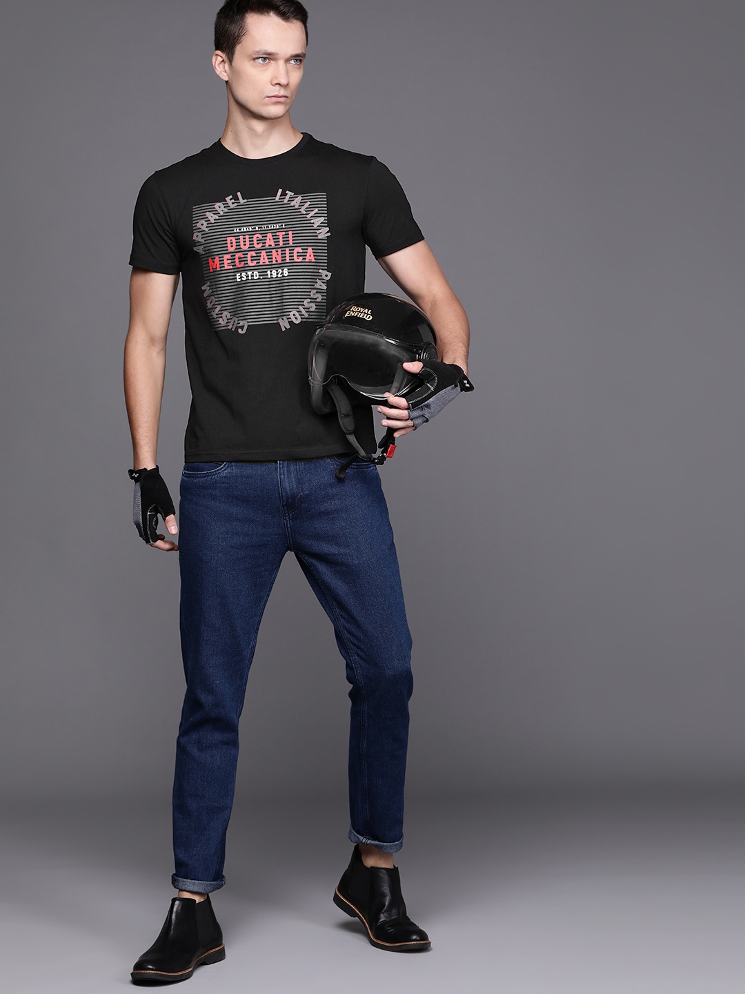 

Ducati Men Black & Red Brand Logo Print T-shirt