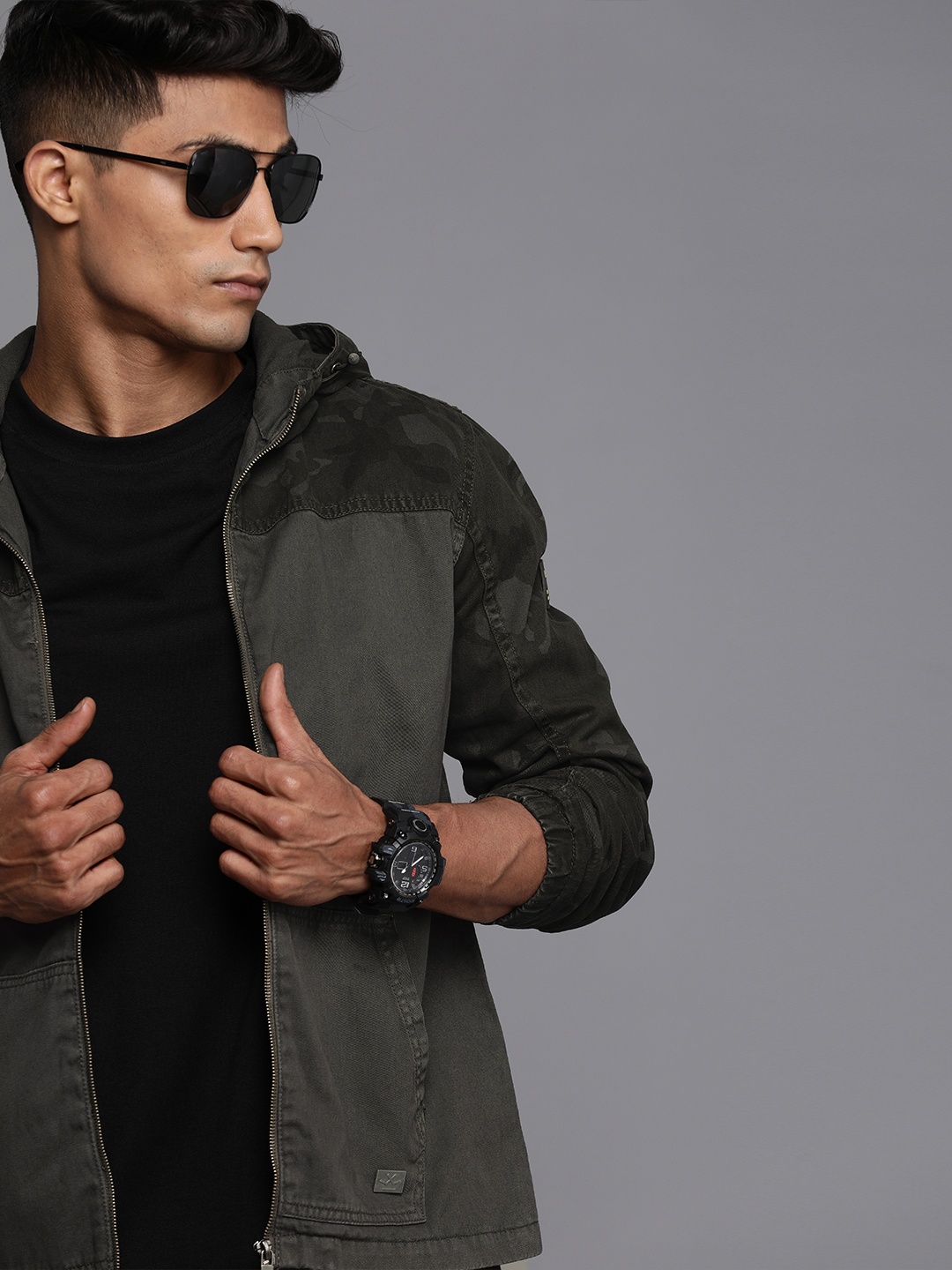 

WROGN Men Grey & Olive Green Camouflage Printed Hooded Tailored Jacket
